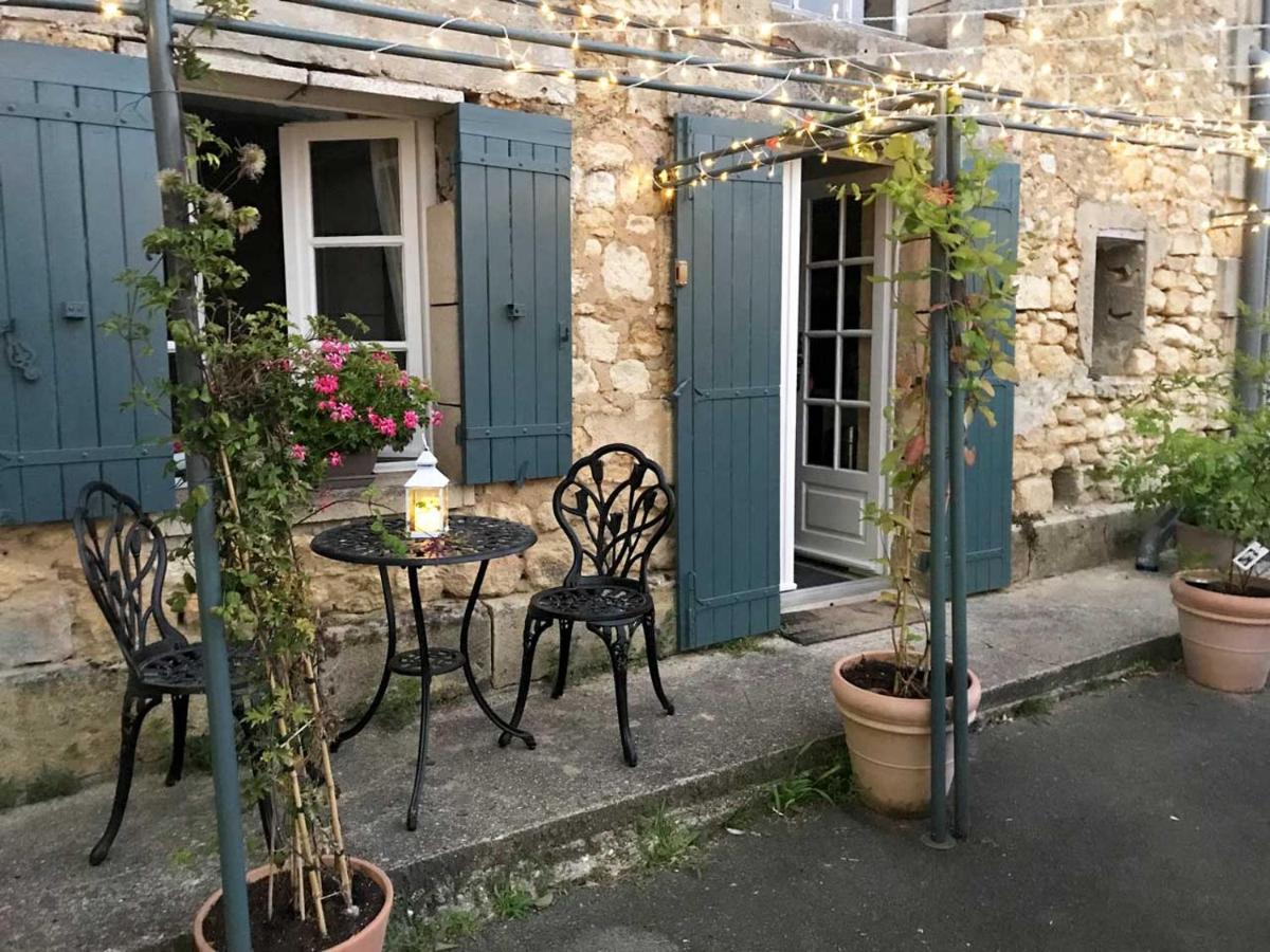 40 Le Bourg Bed and Breakfast Saint-Ciers-de-Canesse Buitenkant foto